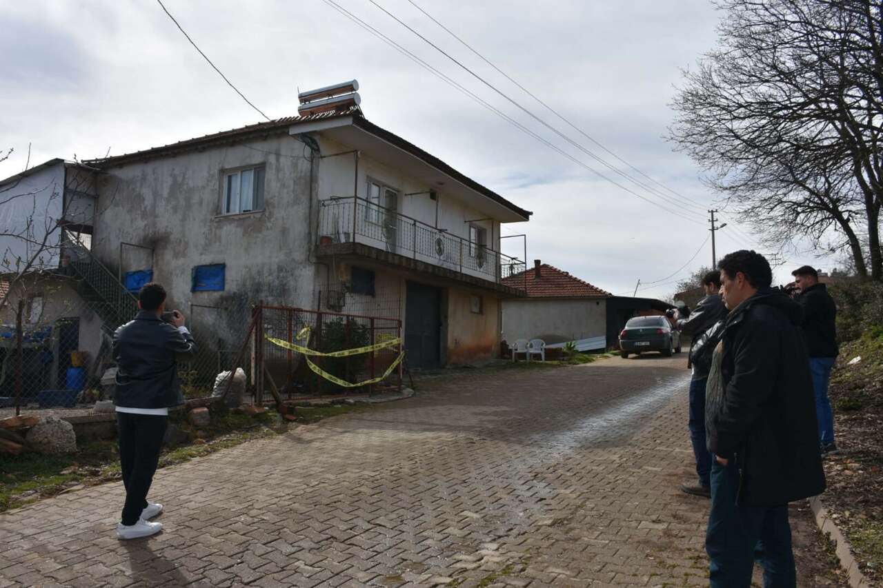 Damadın katlettiği 4 kişilik aile toprağa verildi 1